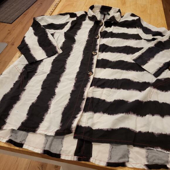 Black & White Striped Button Down Collared Shirt Beetlejuice Med 21" P2P - Picture 2 of 12